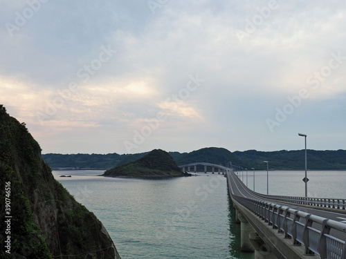山口県角島大橋、薄暗いだけの大橋。