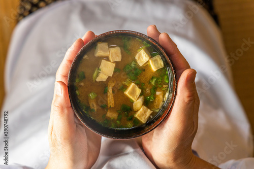 Photos 味噌汁　Typical Japanese miso (fermented soy) soup