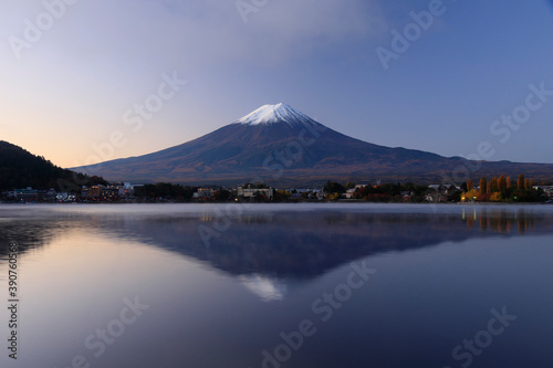 暁の富士 河口湖