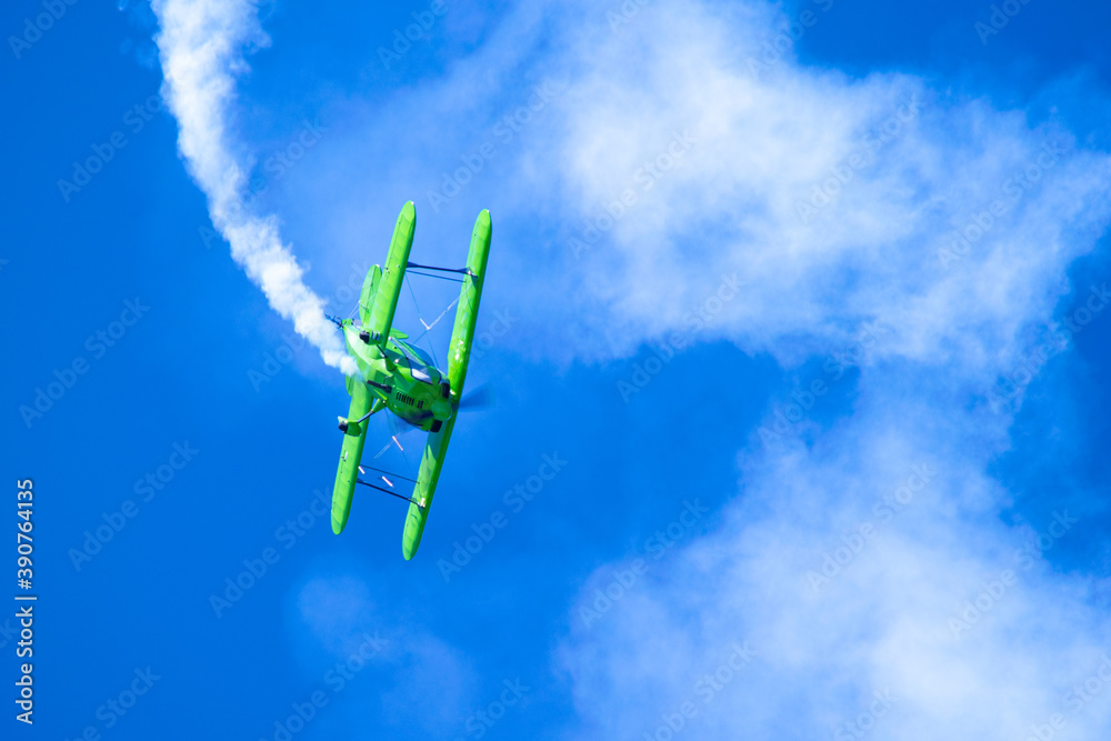 stunt plane air show - obrazy, fototapety, plakaty 
