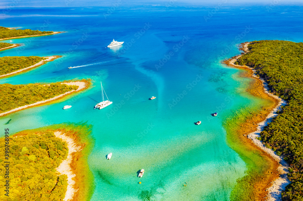 Great aerial view of the azure lagoon on sunny day. Location Kvarner Gulf, Croatia, Europe. - obrazy, fototapety, plakaty 