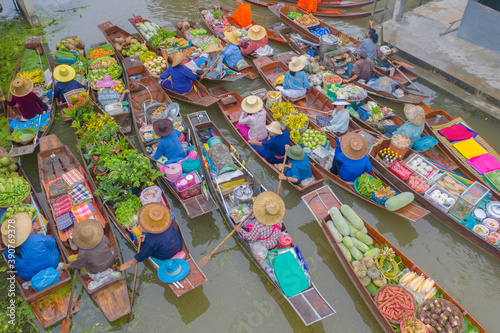 Canvas Print Damnoen Saduak Floating Market or Amphawa