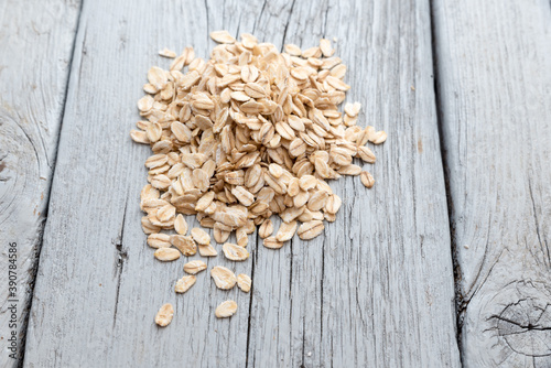 Small organic oat flakes