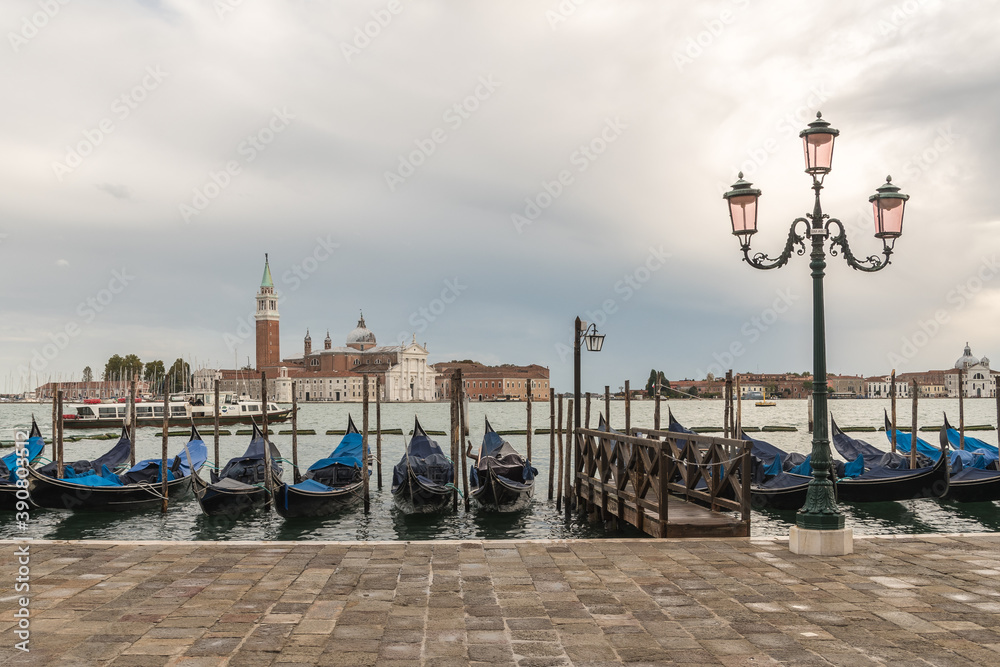 Venezia (Venice). View of the island of Saint George and the Basilica de San Giorgio Maggiore.