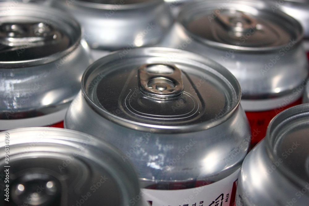 Aluminum metal tin soft drinks or beer can top lid with ring pull Aluminum metal tin soft drinks or beer can top lid with ring pull