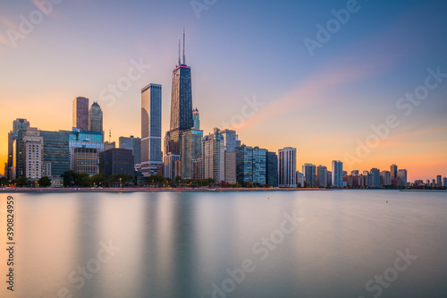 Photo Chicago, Illinois, USA downtown skyline from Lake Michigan