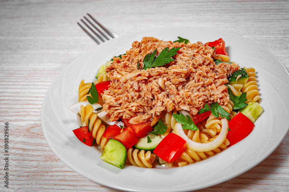 pasta salad with tuna and vegetables pasta salad with tuna and vegetables