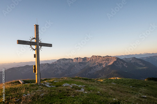 Wandern auf den Unnutz bei Achenkirch Achensee in Tirol Österreich