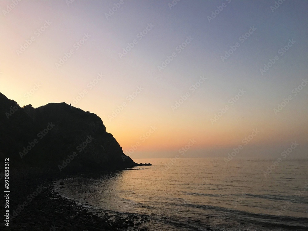 糸島の崖と水平線