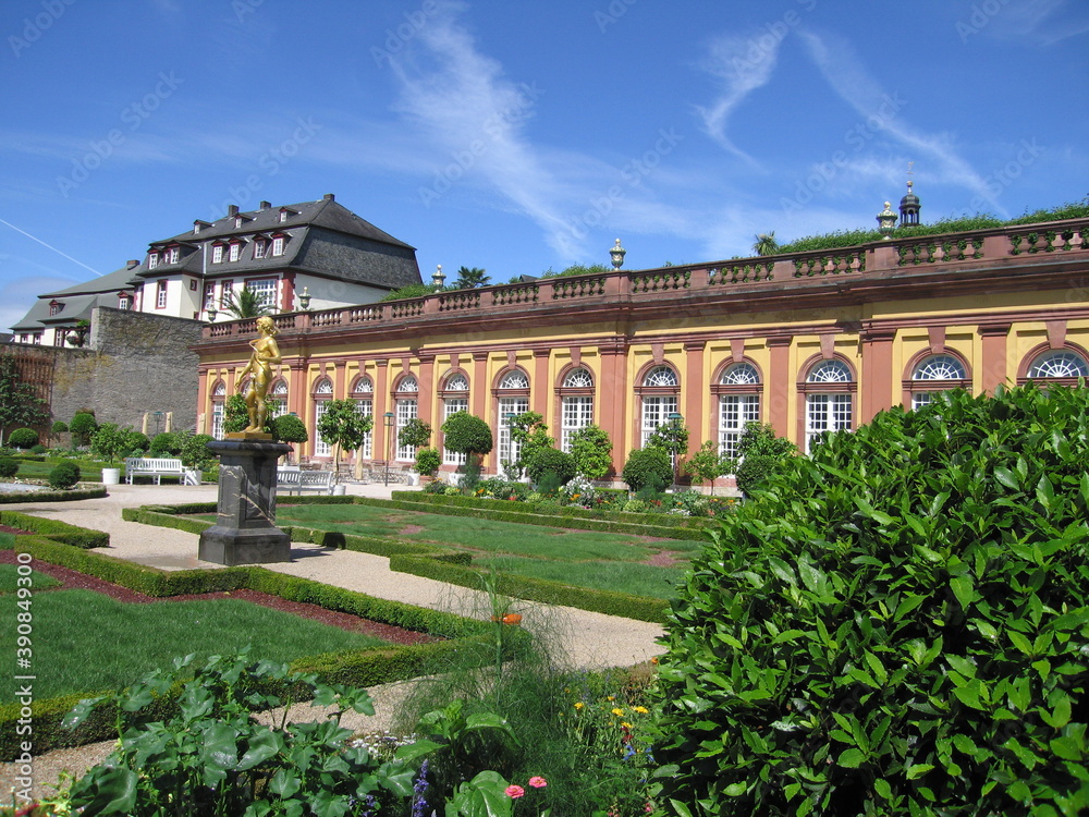 Orangerie und Barockgarten Schloss Weilburg in Hessen an der Lahn