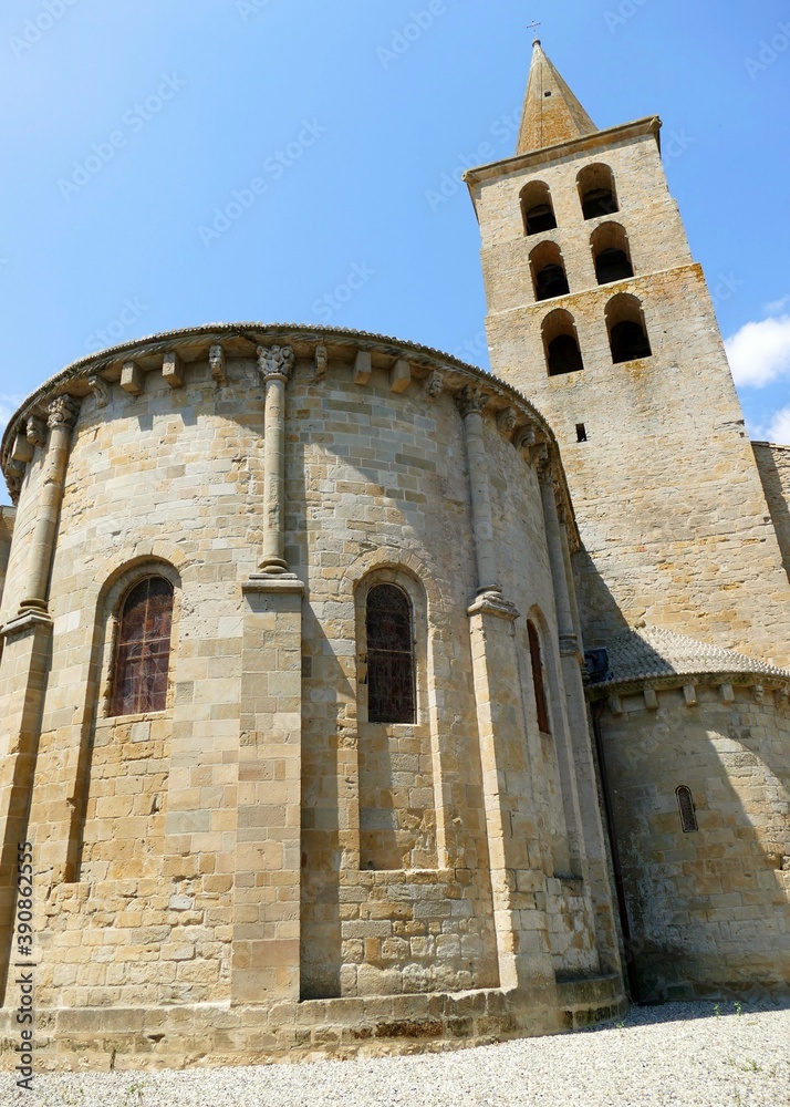 Abside et clocher de l’ancienne cathédrale Saint-Papou