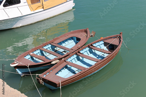 duo de barque amarré © ludovic