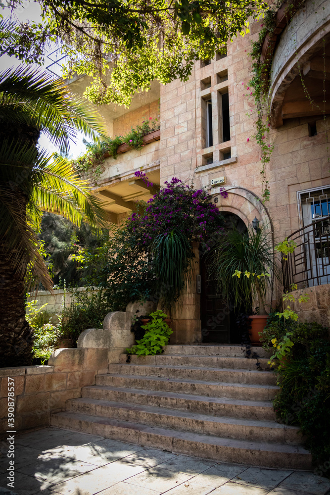 Fototapeta premium traditional historic Jerusalem houses and streets in a beautiful warm sun