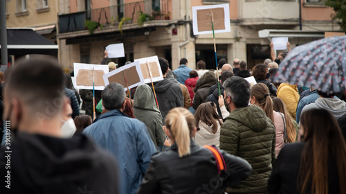 manifestación por las restricciones de la pandemia. covid-19. Hosteleria y leyes. photo