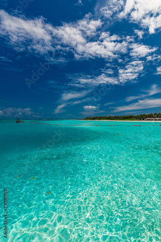 Fototapeta Naklejka Na Ścianę i Meble -  Beautiful summer beach paradise with sandy beach and villas