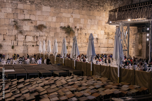 
Jews praying during the evening service at the wailing wall in jerusalem