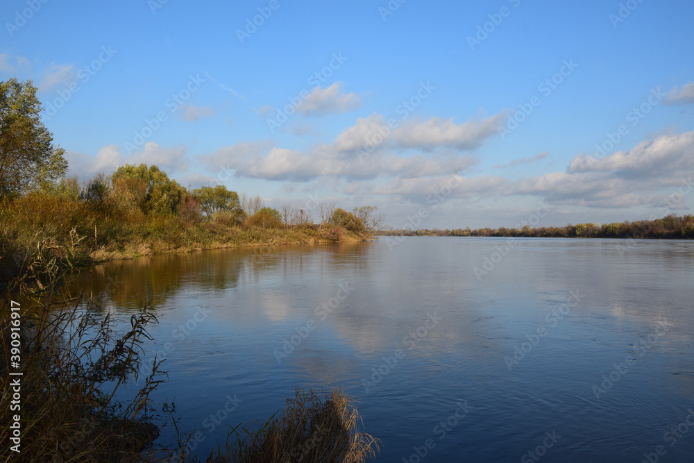 Jesień nad Wisłą w okolicy Sandomierza