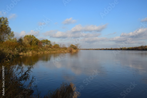 Jesień nad Wisłą w okolicy Sandomierza