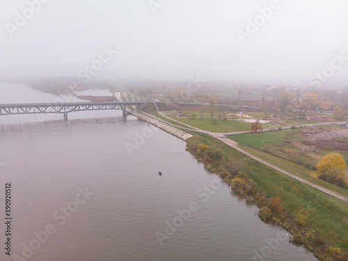 Obraz na płótnie Brzeg Wisły w Płocku jesienią/The Vistula bank in autumn, Mazovia, Poland w salonie