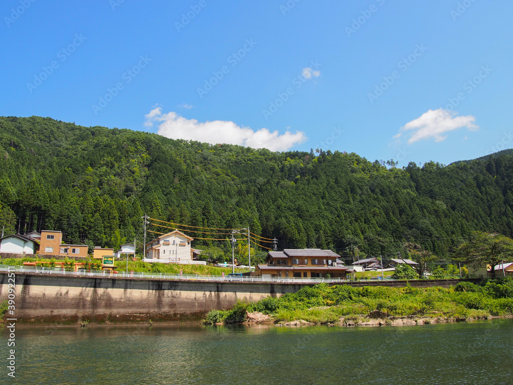 岐阜県 郡上市のとてもきれいな川