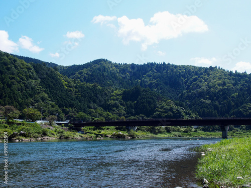 Wallpaper Mural 岐阜県 郡上市のとてもきれいな川 Torontodigital.ca