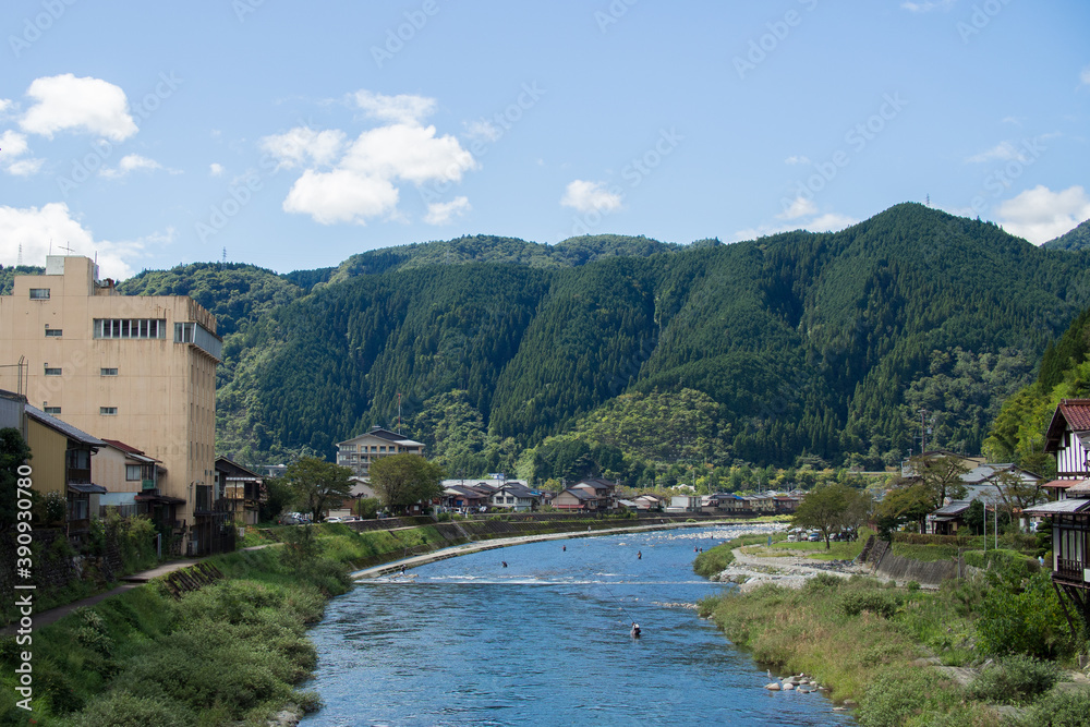 岐阜県 郡上市 宮ヶ瀬橋から見た吉田川