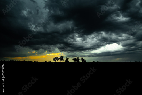 Gewitterwolken ziehen auf