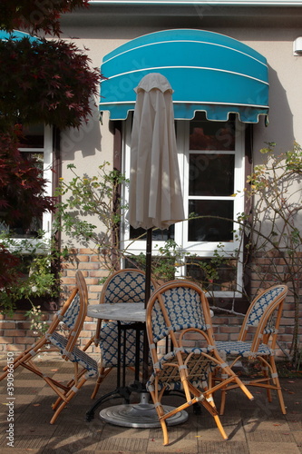 They can also enjoy good weather in late autumn.