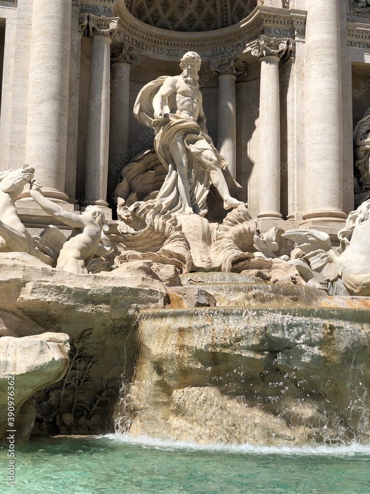 trevi fountain