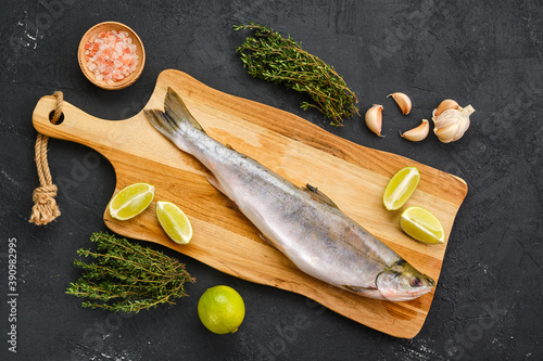 Konstfotografi Top view of fresh whole frozen haddock