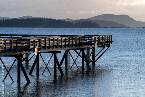 Beautiful shot of Sidney Pier, Sidney, Vancouver Island, BC, Canada © David Hutchison/Wirestock