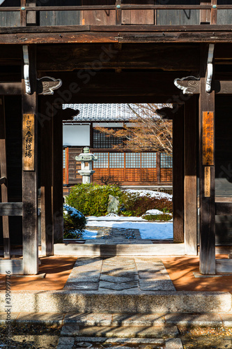 日本　京都の源光庵の門