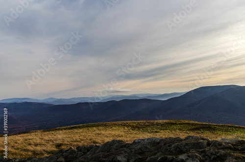 Fototapeta Naklejka Na Ścianę i Meble -  Bieszczady panorama z połoniny Caryńskiej 
