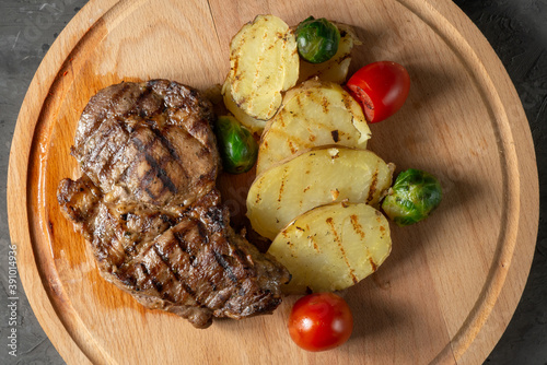 grilled steak with vegetables