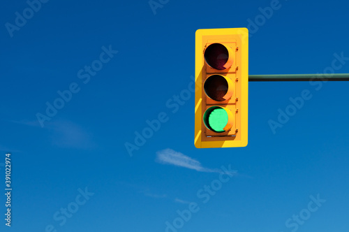 Green traffic signal