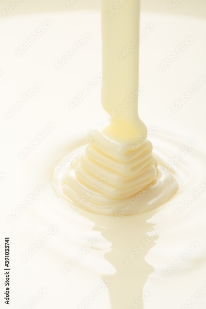 Φωτογραφία クーベルチュールホワイトチョコレートのテンパリング