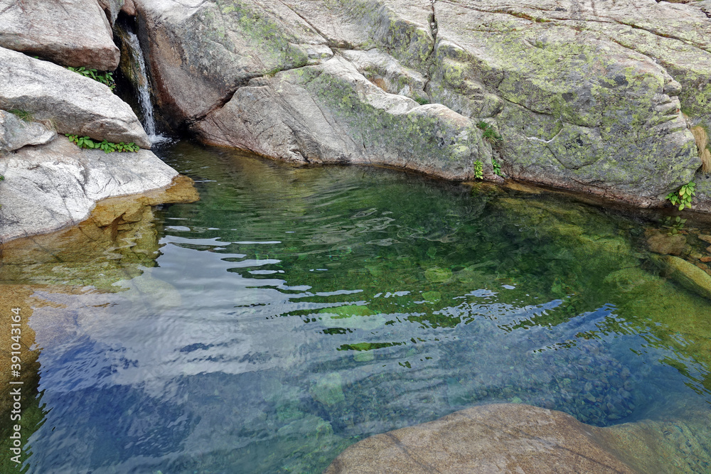 Les célèbres piscines naturelles en Corse Les célèbres piscines naturelles en Corse