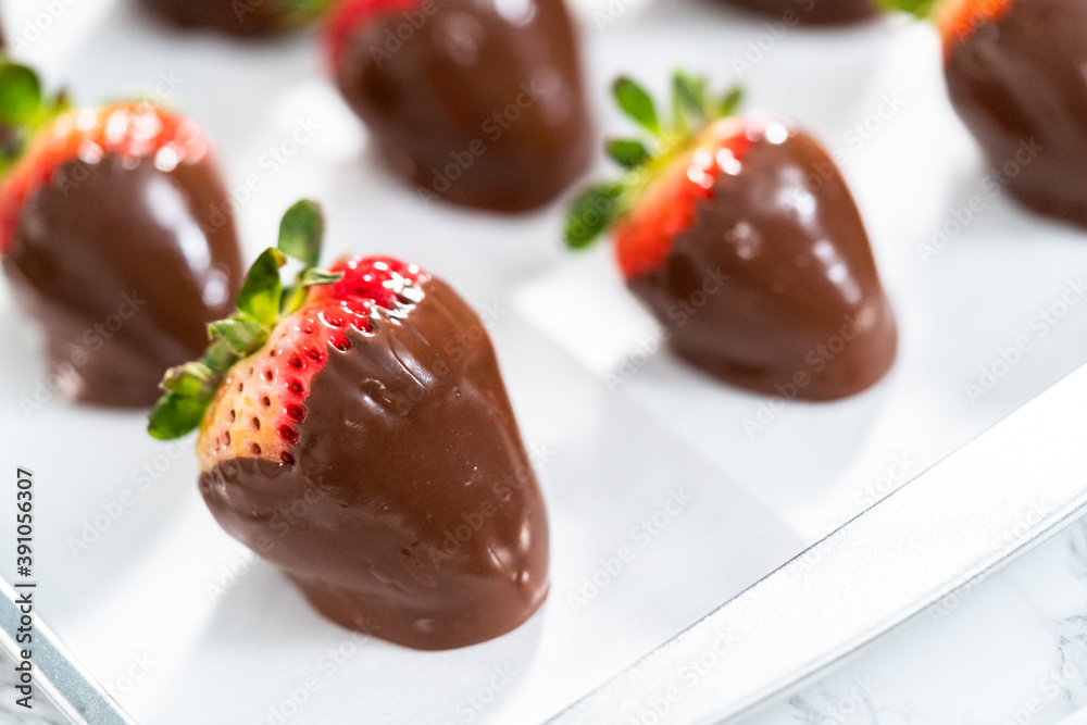 Chocolate dipped strawberries Chocolate dipped strawberries