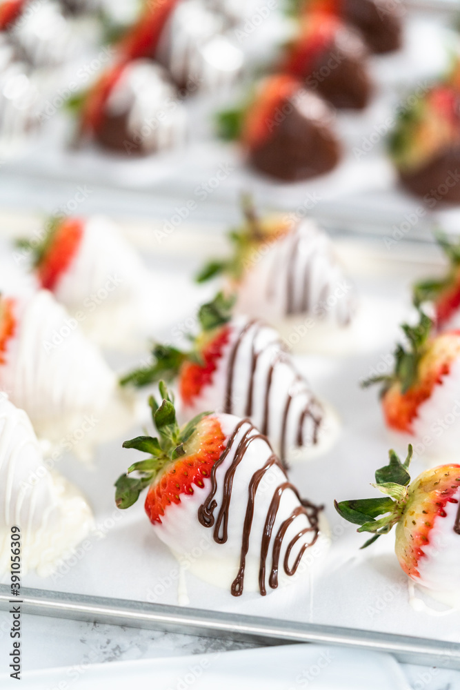 Chocolate dipped strawberries Chocolate dipped strawberries