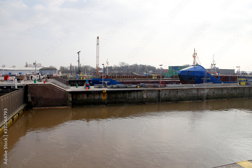 Schleuse Brunsbüttel am Nord-Ostsee-Kanal. Brunsbüttel, Schleswig-Holstein, Deutschland, Europa
Brunsbuettel lock on the Kiel Canal. Brunsbuettel, Schleswig-Holstein, Germany, Europe Schleuse Brunsbüttel am Nord-Ostsee-Kanal. Brunsbüttel, Schleswig-Holstein, Deutschland, Europa
Brunsbuettel lock on the Kiel Canal. Brunsbuettel, Schleswig-Holstein, Germany, Europe