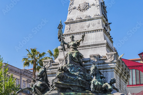 Fototapeta Detail of the monument to Prince Henry the Navigator (1900) in Infante Dom Henrique Square