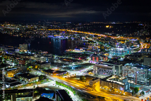 Seattle skyline at night © Jason Cerezo