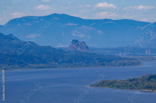 Landscape view of the Columbia River from Oregon