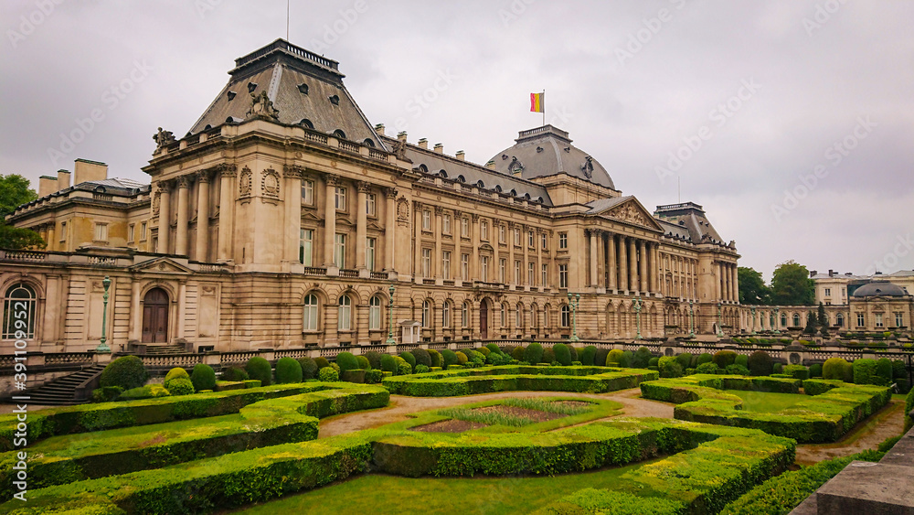 Fototapeta premium Brussels, Belgium - May 13, 2018: View to Royal Palace of Brussels