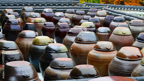 Crocks of a Korean temple for paste sauces 