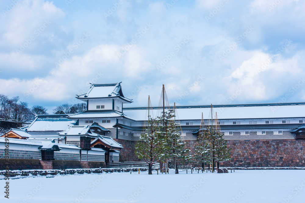 雪の二の丸広場と五十間長屋 雪の二の丸広場と五十間長屋