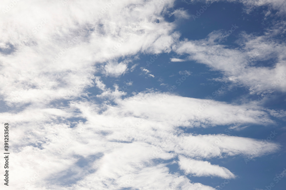空 空