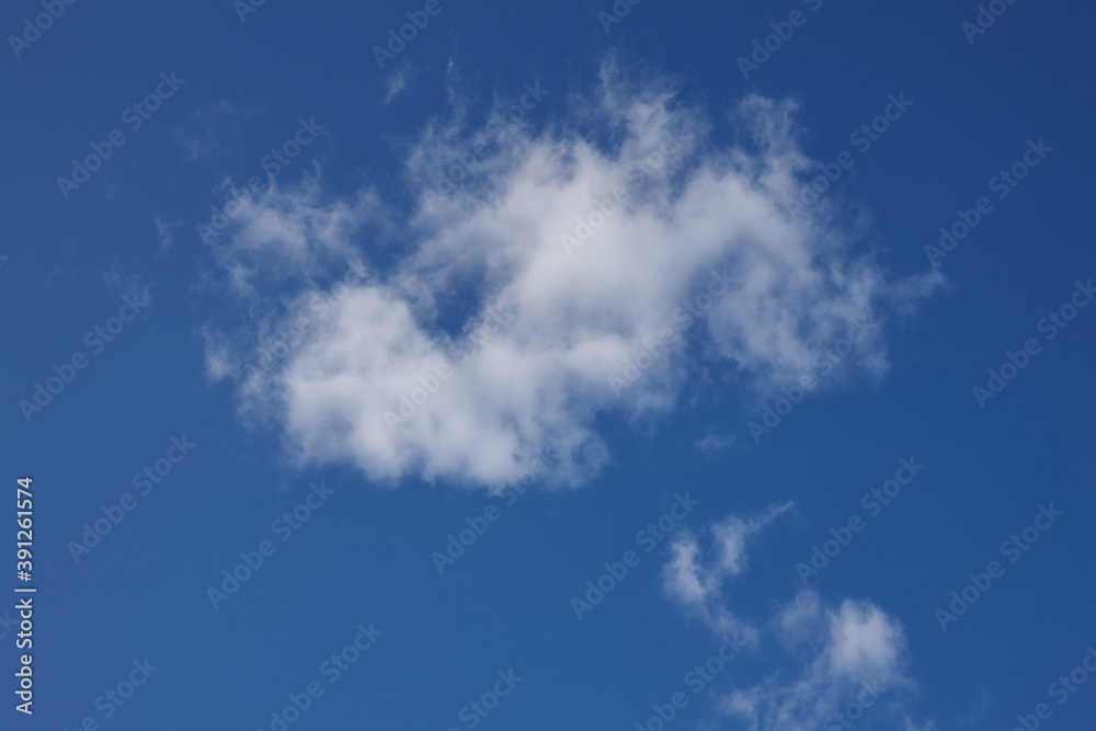 空 空