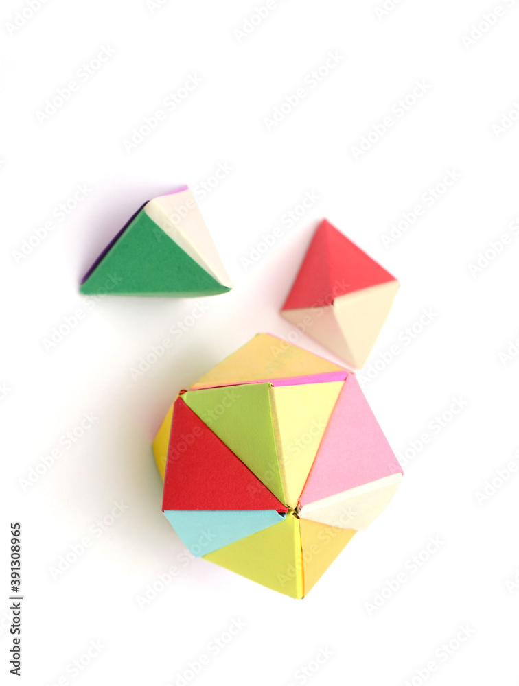 Dodecahedron origami whit tetrahedrons objects