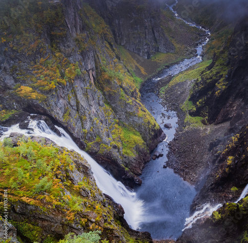 Jeden z najpopularniejszych norweskich wodospadów zwany Vøringfossen (Voringfossen) 